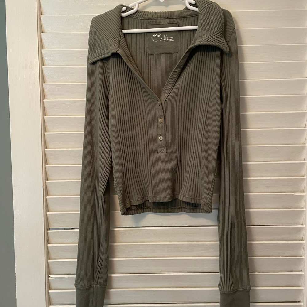 Cropped Olive Green Aerie long sleeve